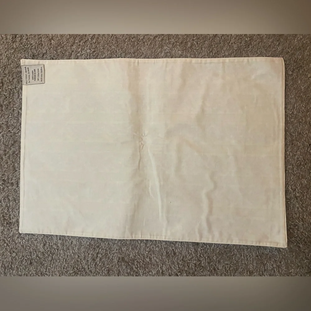 Pottery Barn. Set of 4 Fabric Placemats.